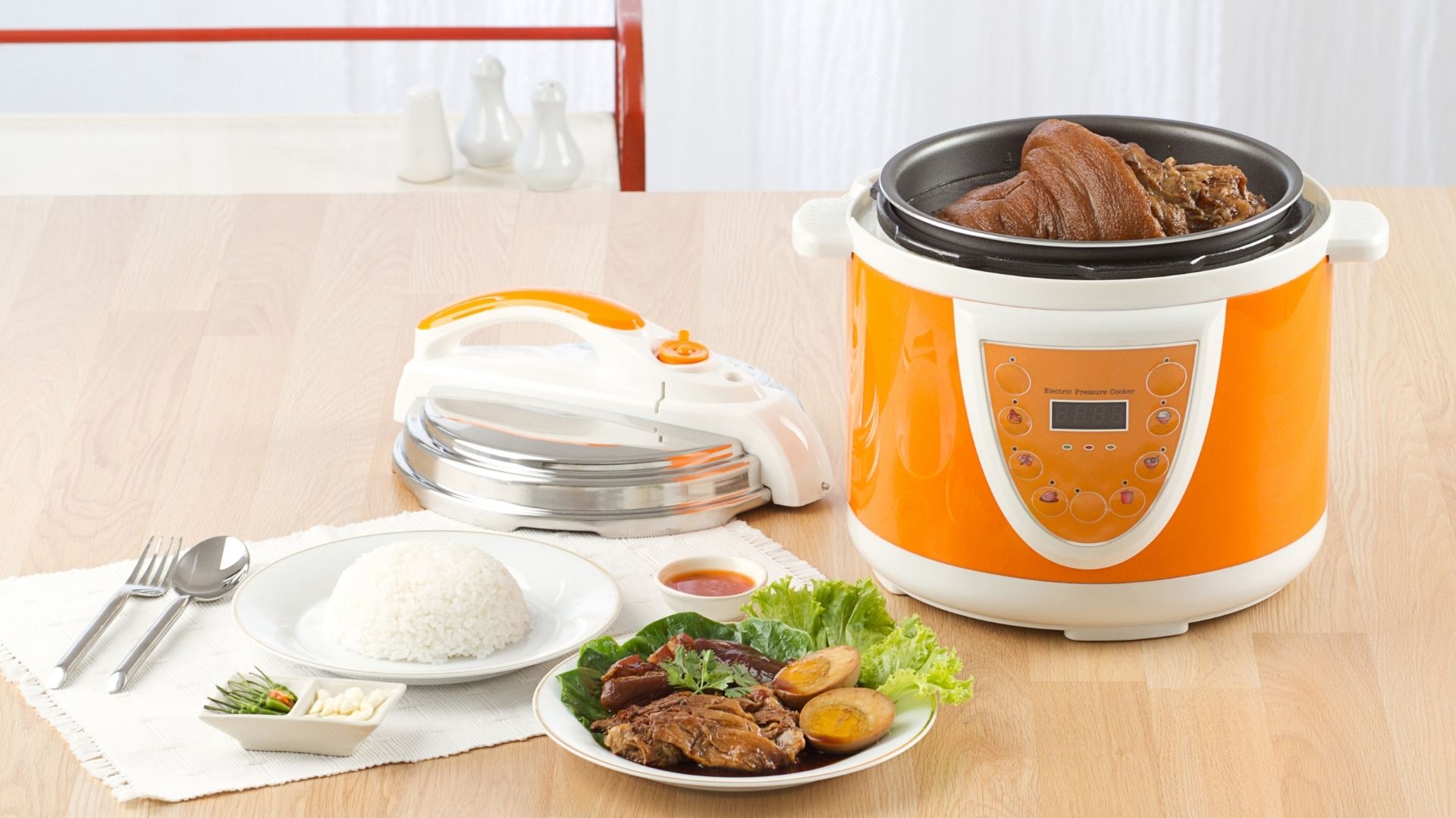 Top 6 Best Electric Pressure Cooker In India (2022 Edition)￼